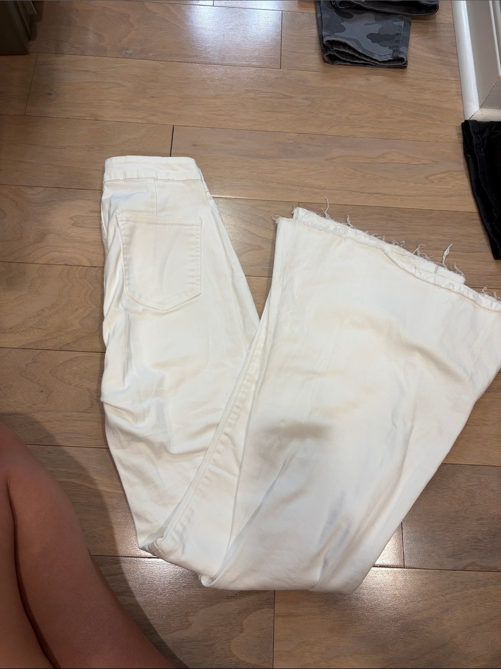 Buddy Love White Jeans with Pink Heart Label - Picture 4 of 4
